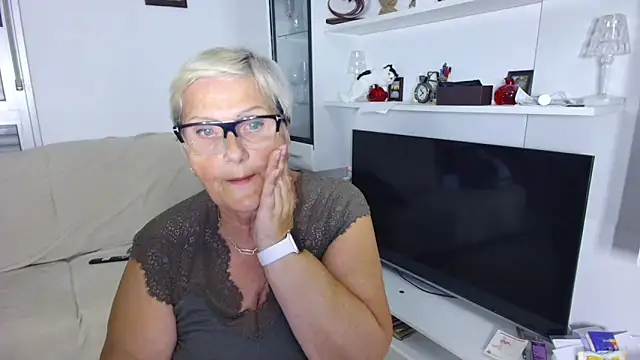 Selenna57 online show from 7, 6, 2026