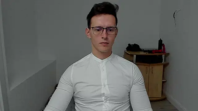 sexxymuscles4u online show from 12, 12, 2024