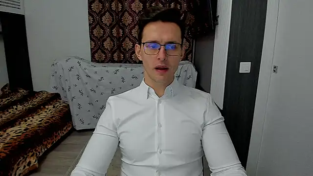 sexxymuscles4u online show from 11, 3, 2025