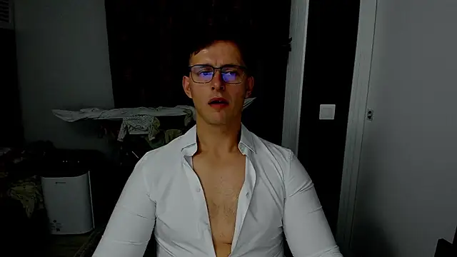 sexxymuscles4u online show from 6, 11, 2025