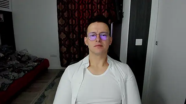 sexxymuscles4u online show from 16, 2, 2026