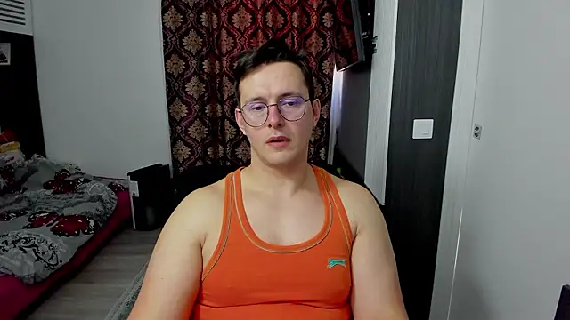 sexxymuscles4u online show from 1, 3, 2026