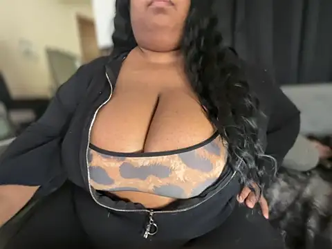 EbonyGoddessKira online show from 16, 12, 2025