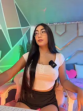 Snapshot of shanon- chatting on 6, 4, 2026 shanon- online show from 6, 4, 2026