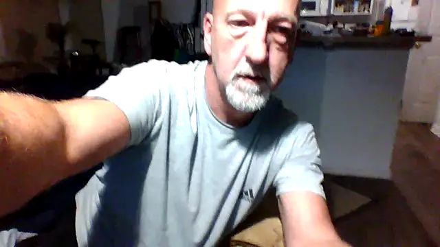 Snapshot of Yankeedave420 chatting on 6, 1, 2025 Yankeedave420 online show from 6, 1, 2025