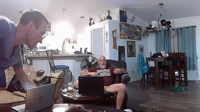 Snapshot of Yankeedave420 chatting on 4, 3, 2025 Yankeedave420 online show from 4, 3, 2025
