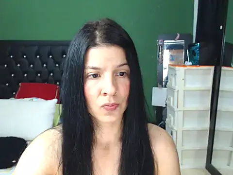 Estefani 32 online show from 29, 12, 2024