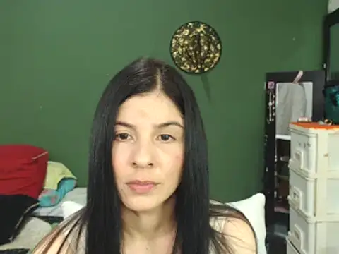 Estefani 32 online show from 12, 1, 2025