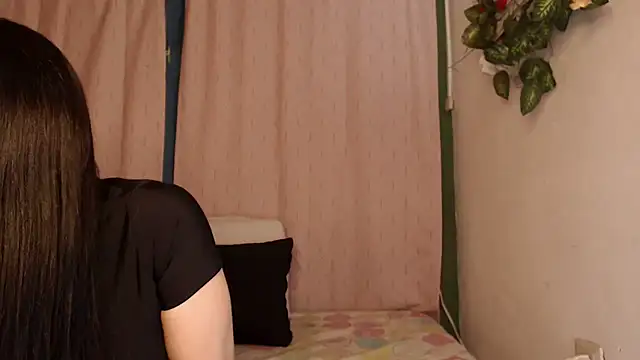 Snapshot of Estefani_32 chatting on 17, 1, 2026 Estefani 32 online show from 17, 1, 2026