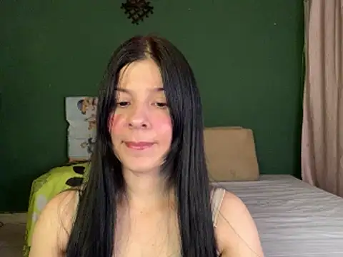 Snapshot of Estefani_32 chatting on 1, 2, 2026 Estefani 32 online show from 1, 2, 2026