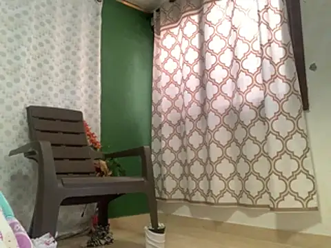 Snapshot of Estefani_32 chatting on 5, 2, 2026 Estefani 32 online show from 5, 2, 2026