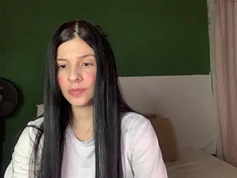 Snapshot of Estefani_32 chatting on 6, 2, 2026 Estefani 32 online show from 6, 2, 2026