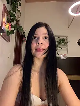 Snapshot of Estefani_32 chatting on 23, 2, 2026 Estefani 32 online show from 23, 2, 2026