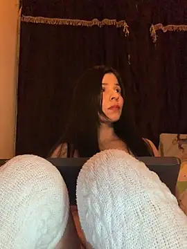 Snapshot of Estefani_32 chatting on 10, 3, 2026 Estefani 32 online show from 10, 3, 2026