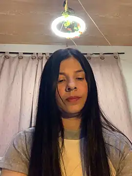 Snapshot of Estefani_32 chatting on 12, 3, 2026 Estefani 32 online show from 12, 3, 2026