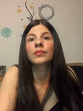 Snapshot of Estefani_32 chatting on 14, 3, 2026 Estefani 32 online show from 14, 3, 2026