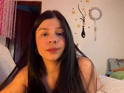 Snapshot of Estefani_32 chatting on 15, 3, 2026 Estefani 32 online show from 15, 3, 2026