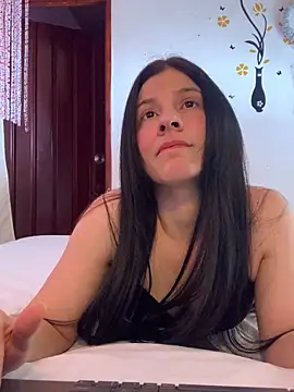 Snapshot of Estefani_32 chatting on 17, 3, 2026 Estefani 32 online show from 17, 3, 2026