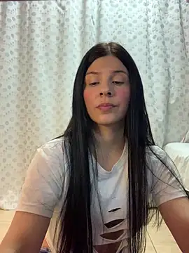 Snapshot of Estefani_32 chatting on 23, 3, 2026 Estefani 32 online show from 23, 3, 2026