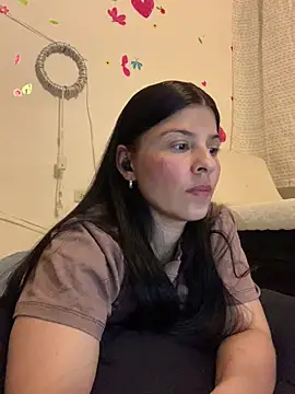 Snapshot of Estefani_32 chatting on 10, 4, 2026 Estefani 32 online show from 10, 4, 2026