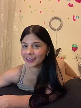 Snapshot of Estefani_32 chatting on 12, 4, 2026 Estefani 32 online show from 12, 4, 2026