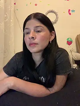 Snapshot of Estefani_32 chatting on 13, 4, 2026 Estefani 32 online show from 13, 4, 2026