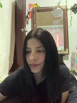 Snapshot of Estefani_32 chatting on 16, 4, 2026 Estefani 32 online show from 16, 4, 2026