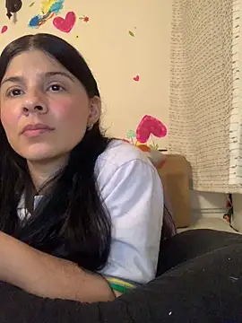 Snapshot of Estefani_32 chatting on 17, 4, 2026 Estefani 32 online show from 17, 4, 2026