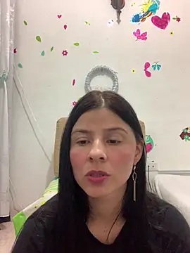 Snapshot of Estefani_32 chatting on 19, 4, 2026 Estefani 32 online show from 19, 4, 2026