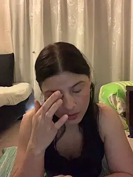 Snapshot of Estefani_32 chatting on 24, 4, 2026 Estefani 32 online show from 24, 4, 2026