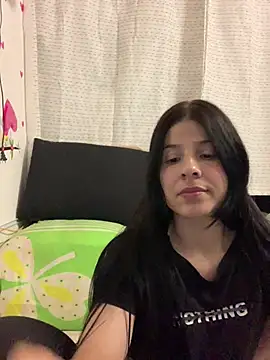 Snapshot of Estefani_32 chatting on 25, 4, 2026 Estefani 32 online show from 25, 4, 2026