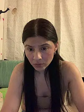 Snapshot of Estefani_32 chatting on 26, 4, 2026 Estefani 32 online show from 26, 4, 2026