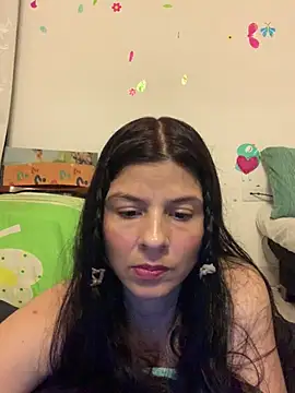 Snapshot of Estefani_32 chatting on 29, 4, 2026 Estefani 32 online show from 29, 4, 2026