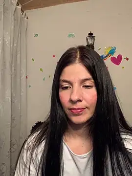 Snapshot of Estefani_32 chatting on 3, 5, 2026 Estefani 32 online show from 3, 5, 2026
