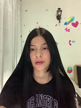 Snapshot of Estefani_32 chatting on 5, 5, 2026 Estefani 32 online show from 5, 5, 2026
