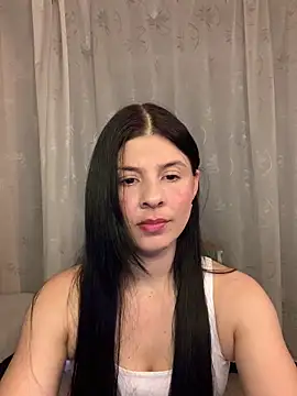 Snapshot of Estefani_32 chatting on 7, 5, 2026 Estefani 32 online show from 7, 5, 2026