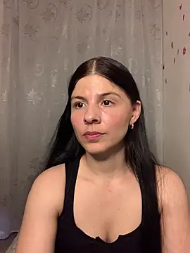 Snapshot of Estefani_32 chatting on 20, 5, 2026 Estefani 32 online show from 20, 5, 2026