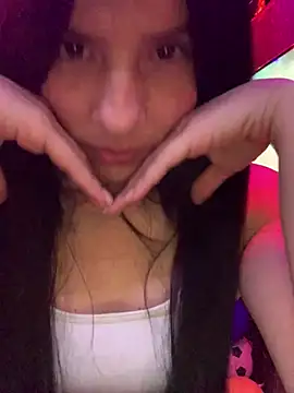 Snapshot of Estefani_32 chatting on 27, 6, 2026 Estefani 32 online show from 27, 6, 2026