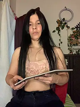 Snapshot of Estefani_32 chatting on 29, 6, 2026 Estefani 32 online show from 29, 6, 2026
