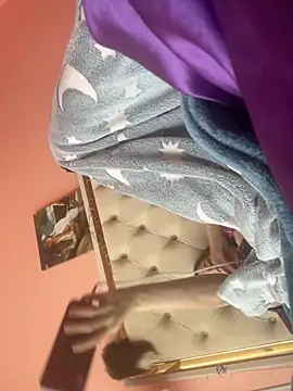 Flossy Vettie online show from 4, 10, 2025