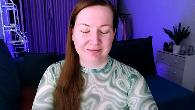 Snapshot of GoddessLara chatting on 22, 12, 2024 GoddessLara online show from 22, 12, 2024