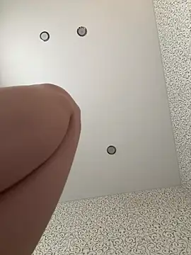 Lisaaan online show from 2, 2, 2025