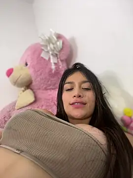 Emmily 19 online show from 18, 3, 2025