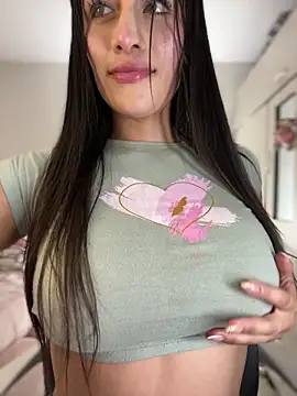 Snapshot of Emmily_19 chatting on 12, 2, 2026 Emmily 19 online show from 12, 2, 2026