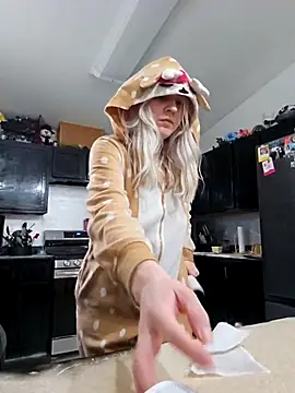 ScarletCallings420 online show from 17, 2, 2025