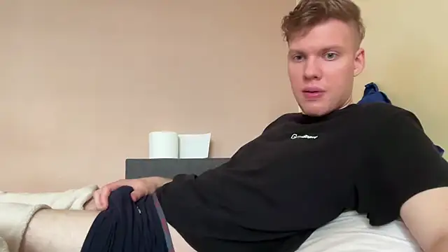 sexybooii6968 online show from 13, 10, 2025