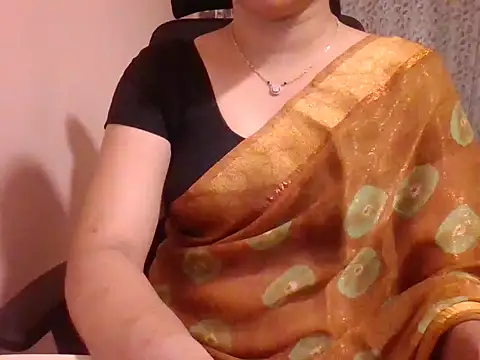 Snapshot of Pinky_4 chatting on 2, 3, 2025 Pinky 4 online show from 2, 3, 2025