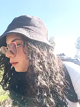 Simone Miller online show from 18, 12, 2024