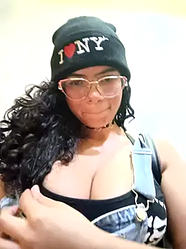 Simone Miller online show from 2, 1, 2025