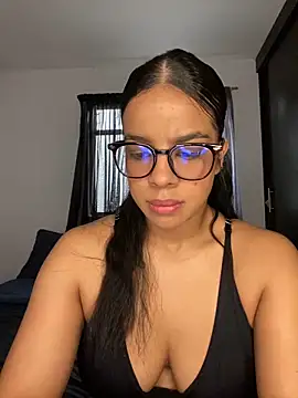 trianawhite online show from 5, 3, 2026